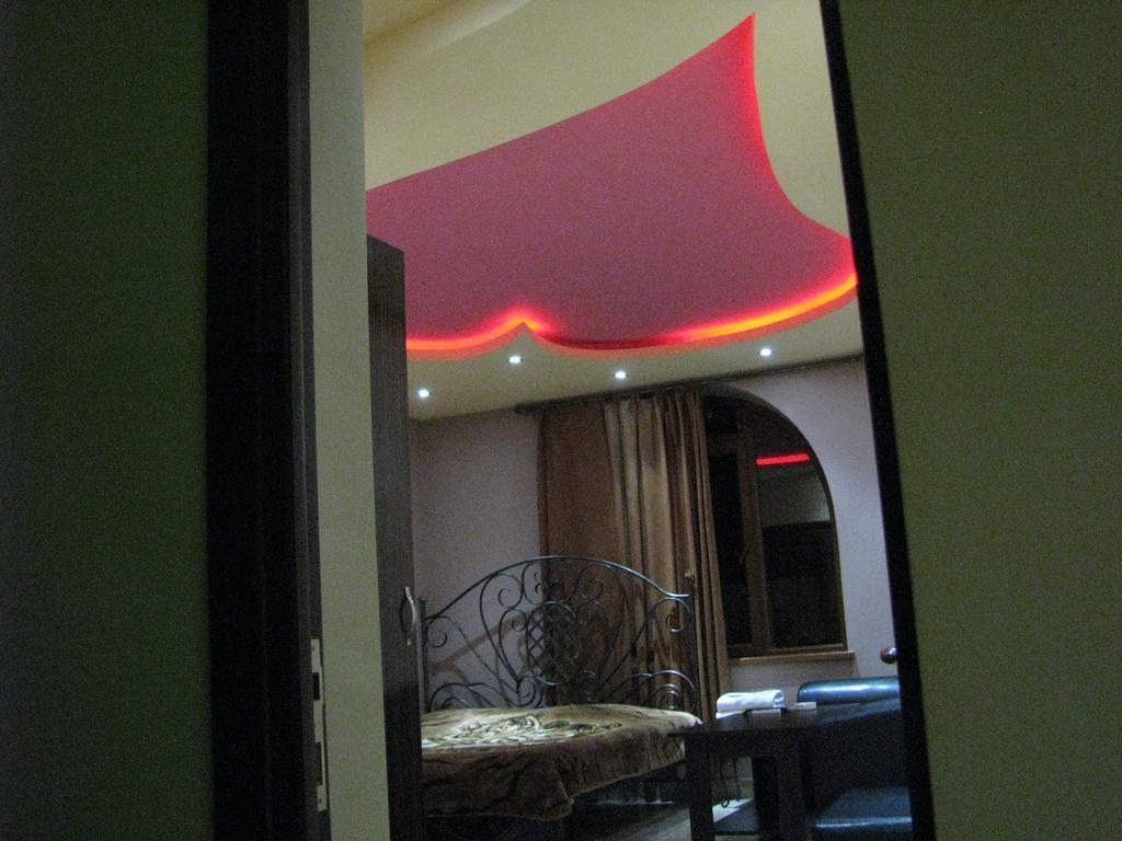 Princ Plaza Hotel エレバン 部屋 写真